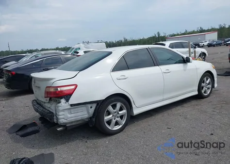 2007 Toyota Camry Se z USA, uszkodzony, nr VIN 4T1BE46K27U604898
